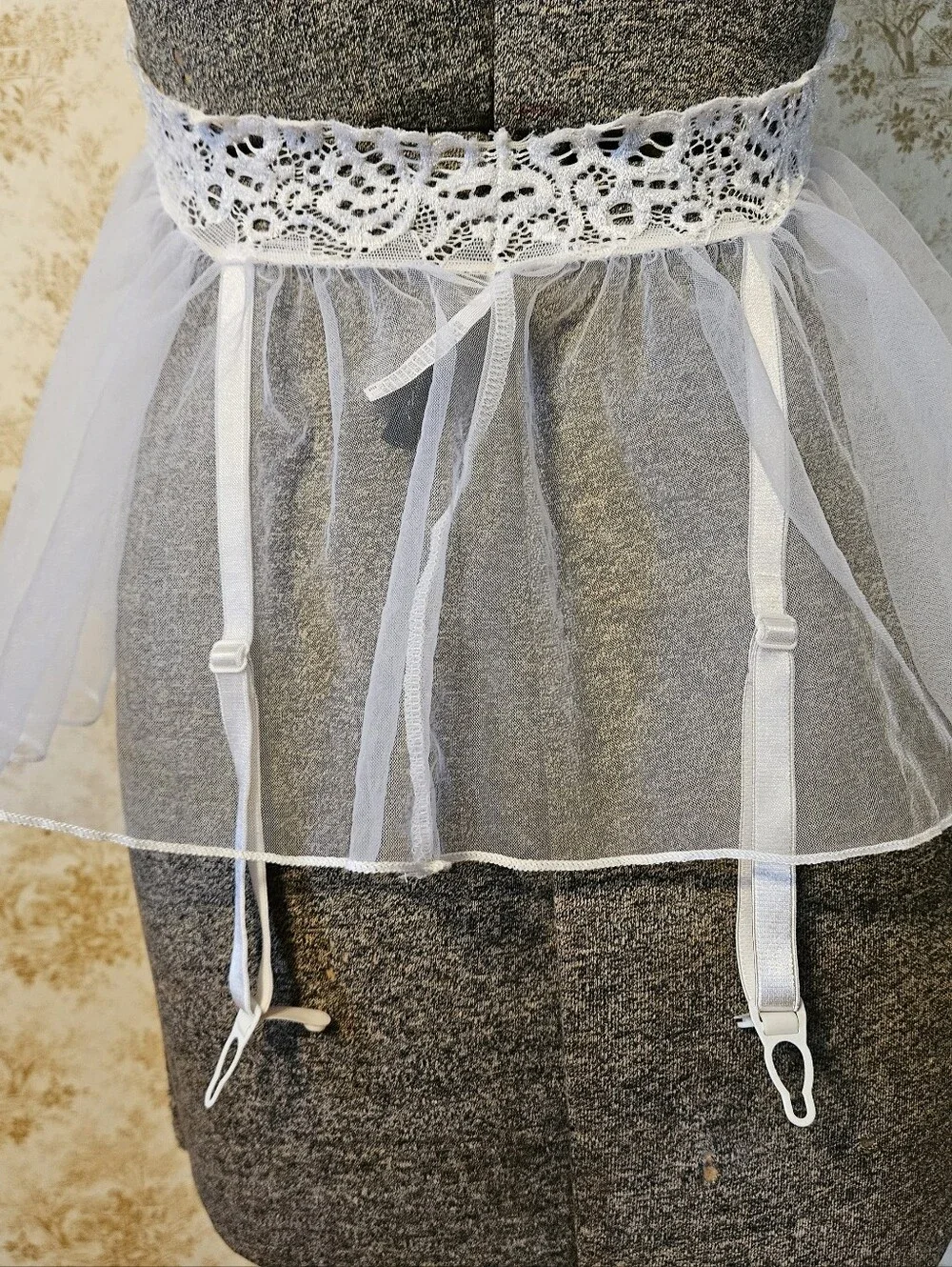 Escante Collection White Lace Halter Babydoll (Deadstock) Vintage
